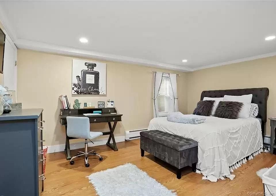 2nd image of 42B Mulberry St #B