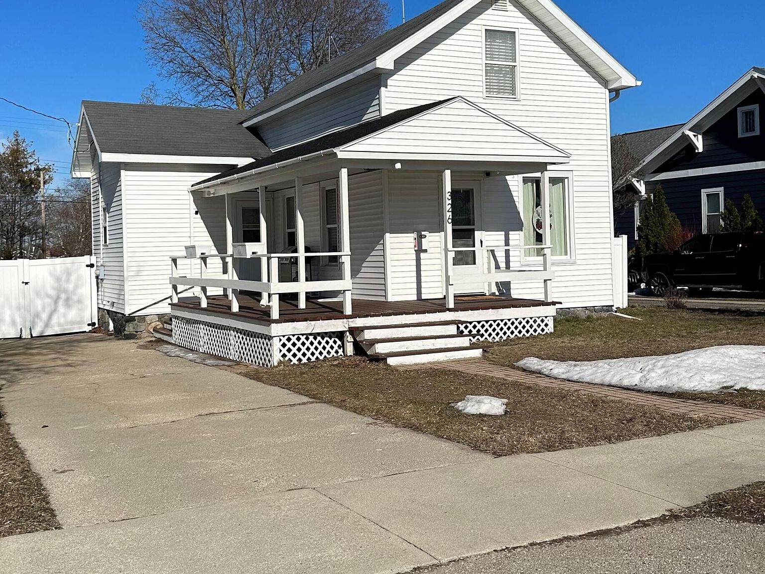 326 S 4th St, Rogers City, MI 49779 Zillow