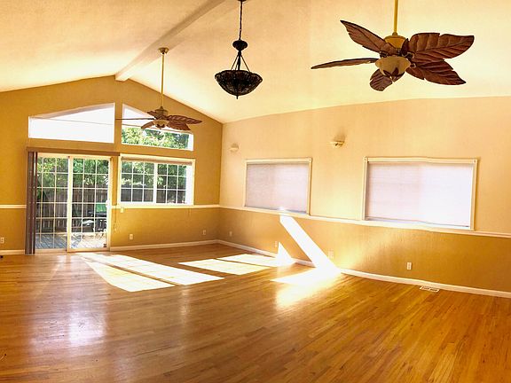 2nd image of 717 Madrone Ave