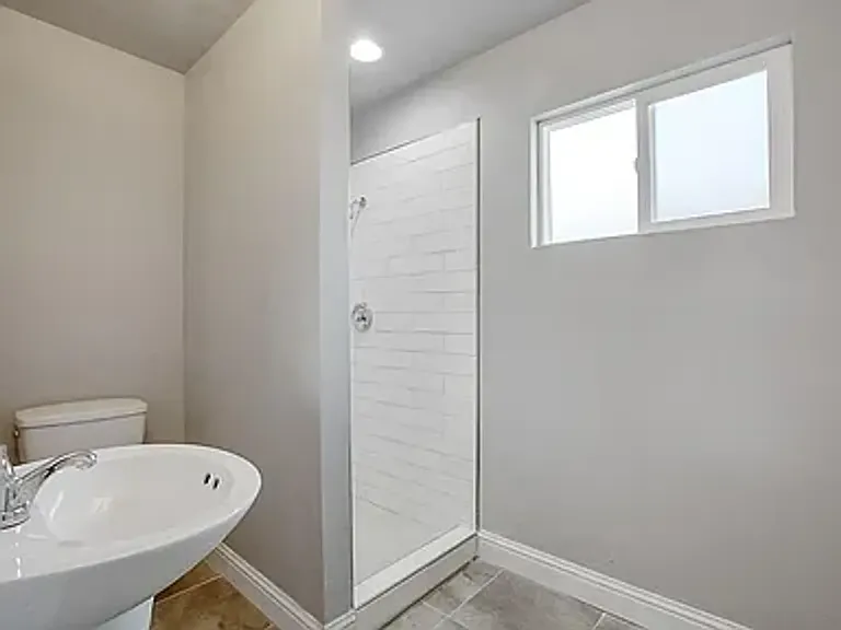 1185 Lincolnwood Cir — Photo 10