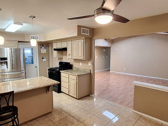 3rd image of 4497 Gen Maloney Cir