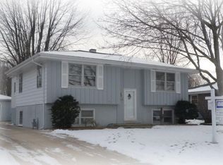 3019 Navajo Trl, Racine, WI 53404
