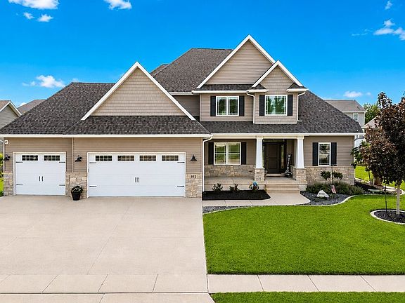 2nd image of 852 Stonebridge Cir