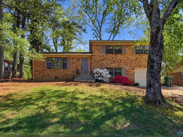 2703 Hilltop Ter NW, Huntsville, AL 35810