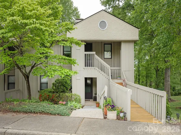 1305 Abbey Cir, Asheville, NC 28805