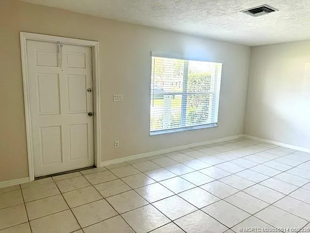 1909 NW Sunset Blvd — Photo 13