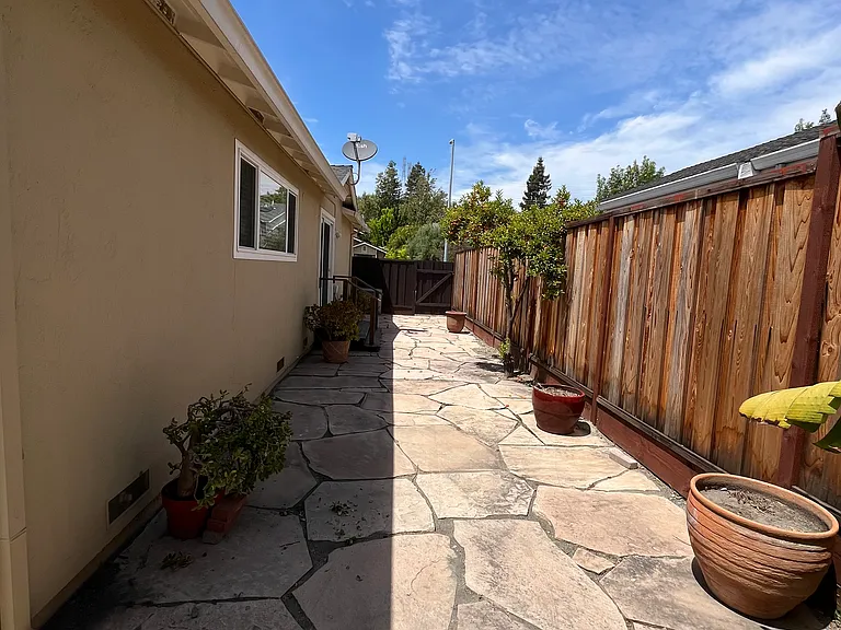 2226 Cactus St — Photo 25
