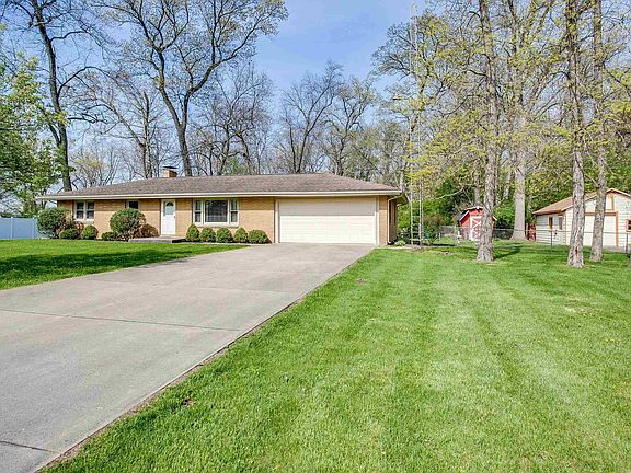 3rd image of 55475 Weber Dr