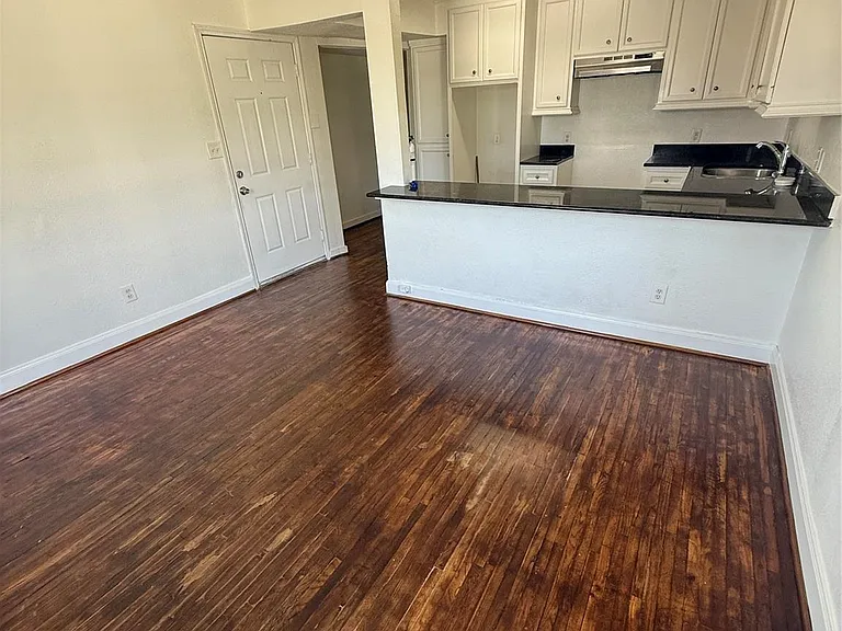 3002 Market St #4 — Photo 3