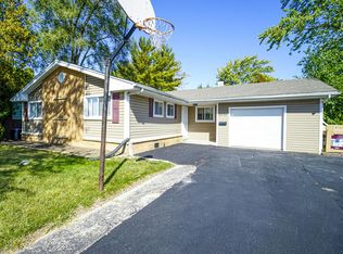 2616 W Vermont Ave, Waukegan, IL 60087