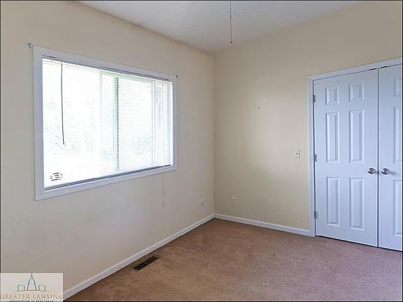 5th image of 4832 W Willow Hwy