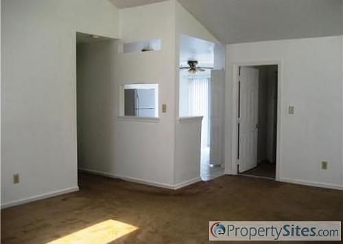 5th image of 528 Woodshire Way