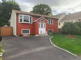 87 Vanderland Ave, East Providence, RI 02914