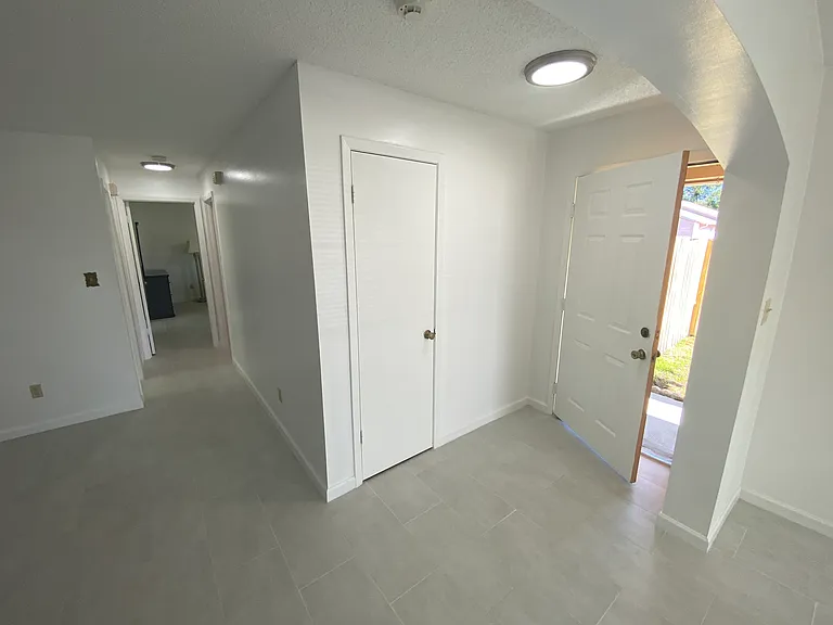 2403 Albaca Dr — Photo 12