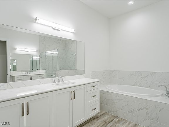 5th image of 5810 Shell Cove Dr #124