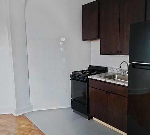 5th image of 5037 W Montrose Ave APT 304