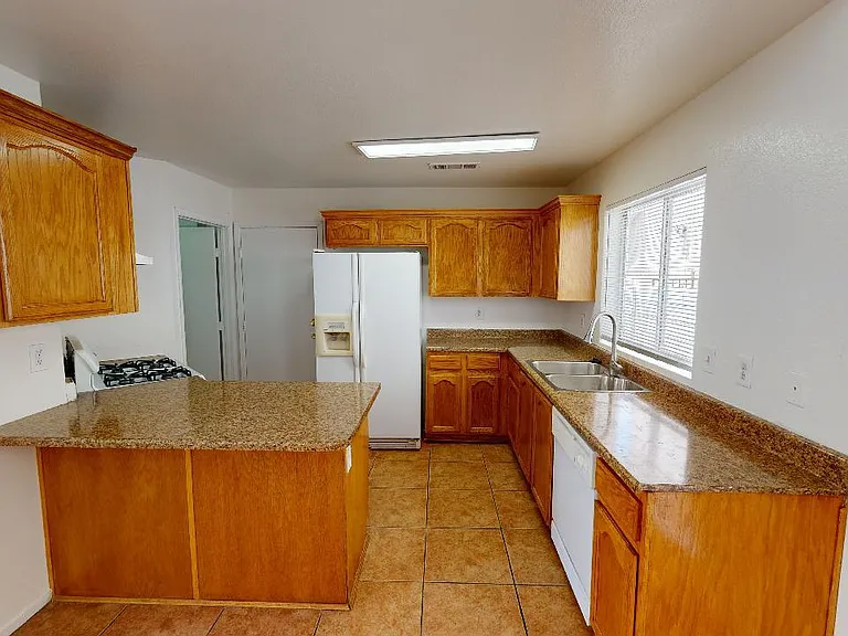 2338 Fujita Way — Photo 6