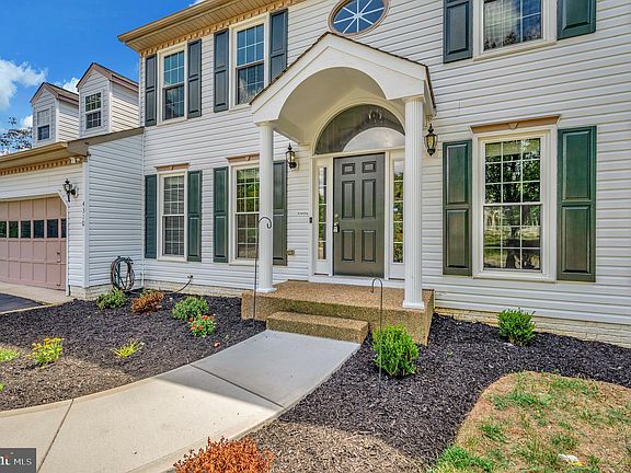 3rd image of 4310 Essex Ct