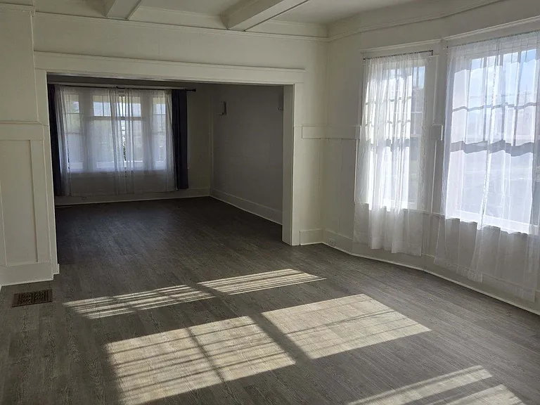 927 W Mercury St — Photo 12