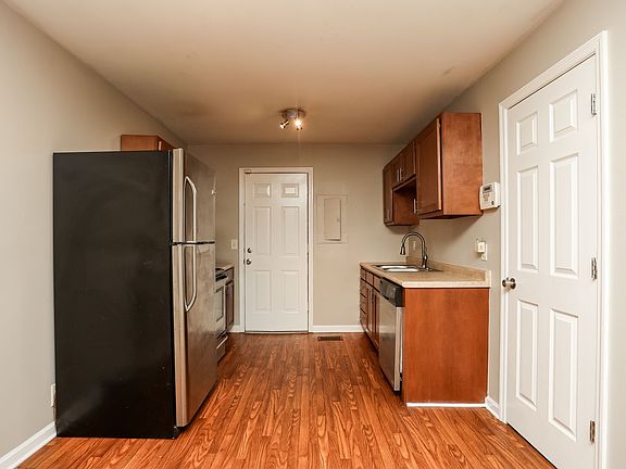 2nd image of 1900 Hermosa St #C