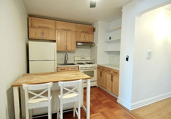 4th image of 50 Park Ter E APT 7M