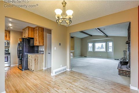 4th image of 2224 Panorama Dr