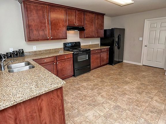 5th image of 202 Laramie Cir NW