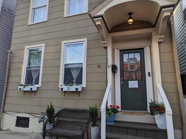 27 E Main Ave, Myerstown, PA 17067
