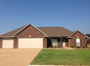 333 Vista Dr, Medina, TN 38355
