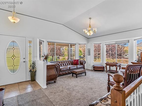 4th image of 58 Wild Rose Dr