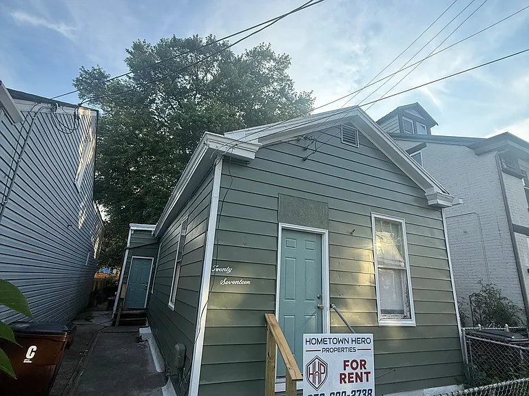 2017 Russell St — Photo 16