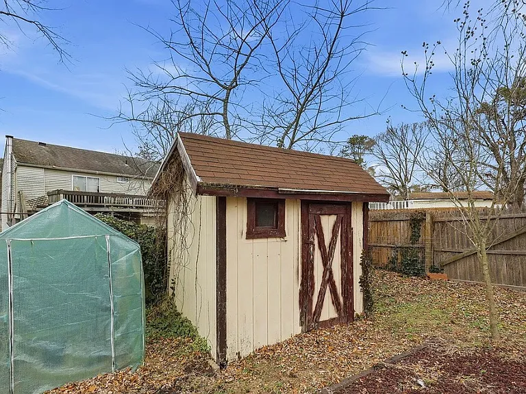 198 Village Dr — Photo 32