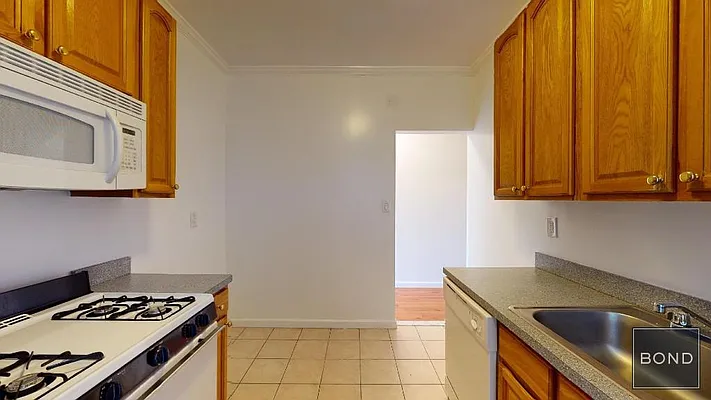 Rented by Bond New York | media 15