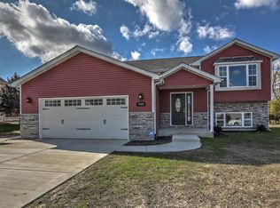 145 Rush St, Hobart, IN 46342