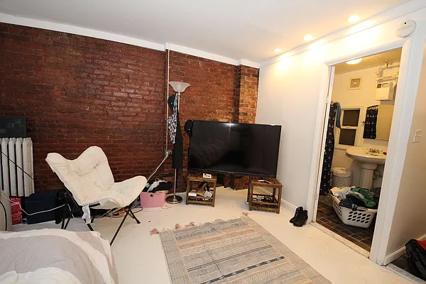 Rented by Bien Realty Ltd | media 22