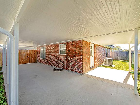 3rd image of 333 Garden View Dr