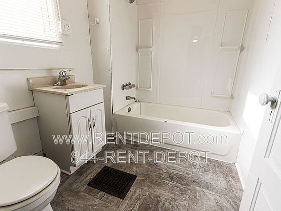 2nd image of 1231 Culver Dr #B
