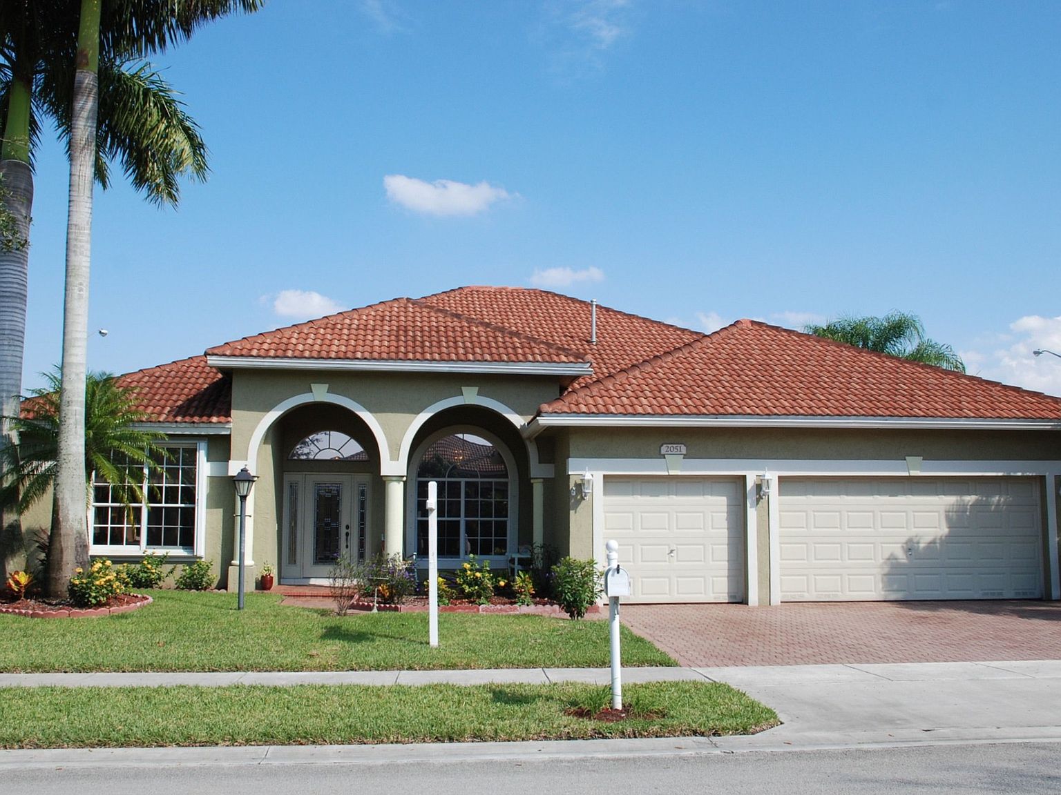 2051 NW 125th Ter, Pembroke Pines, FL 33028 Zillow