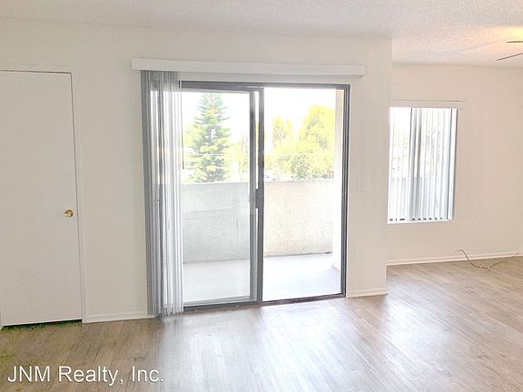 5th image of 8655 Willis Ave #206