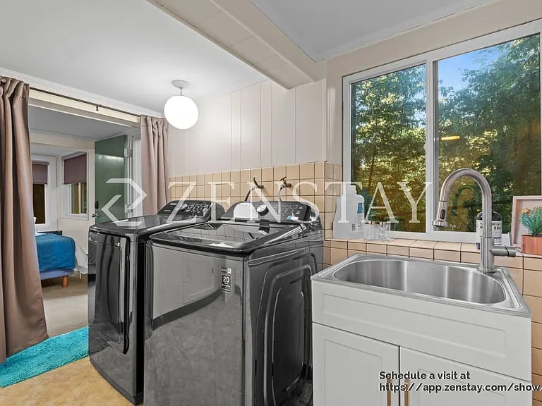 10541 Old River Rd — Photo 22