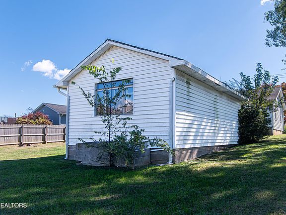 3rd image of 509 Highland Dr