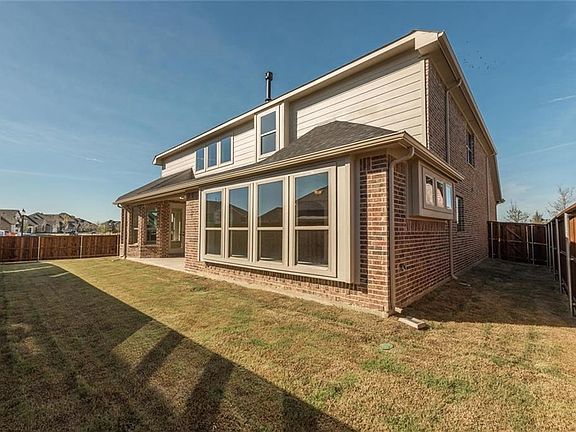 3rd image of 781 Southwark Dr