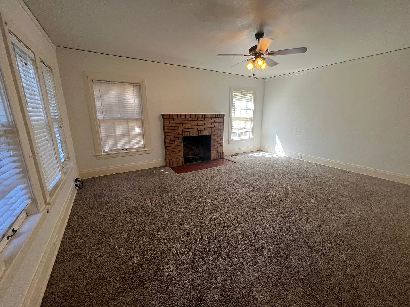 925 Lincoln Street — Photo 2