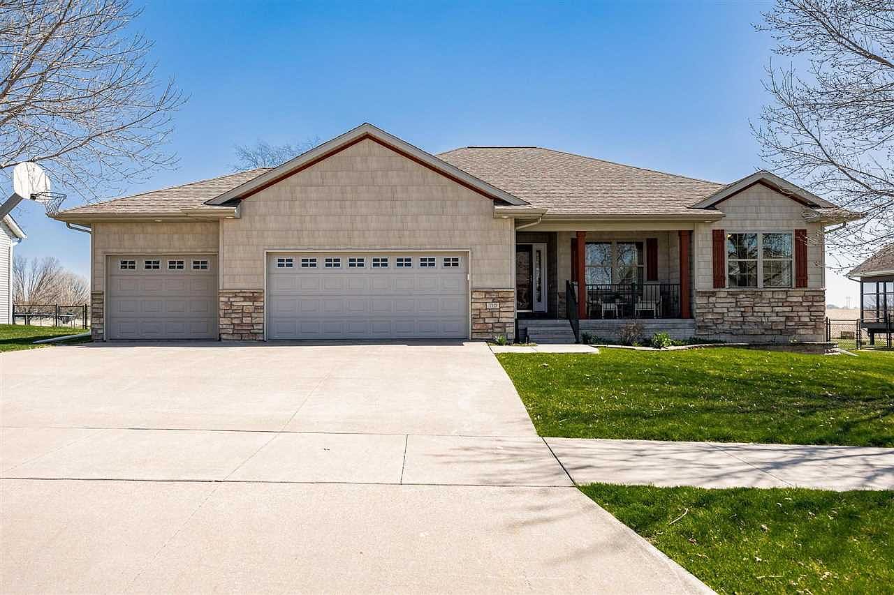 710 Bergamot Ln, Solon, IA 52333 Zillow