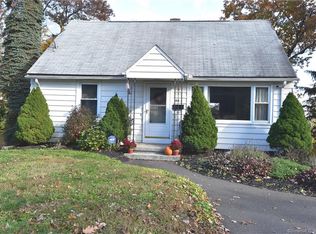 48 Parklawn Dr, Waterbury, CT 06708