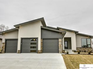 11467 S 198th St, Gretna, NE 68028