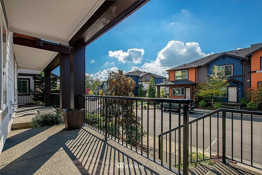 3 bed, 3.5 bath, 1546 sqft, $3,795 — Photo 4