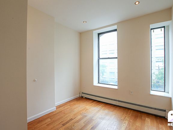 2nd image of 125 W 106th St APT 3A