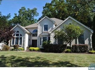 11 Longview Ct, Old Tappan, NJ 07675