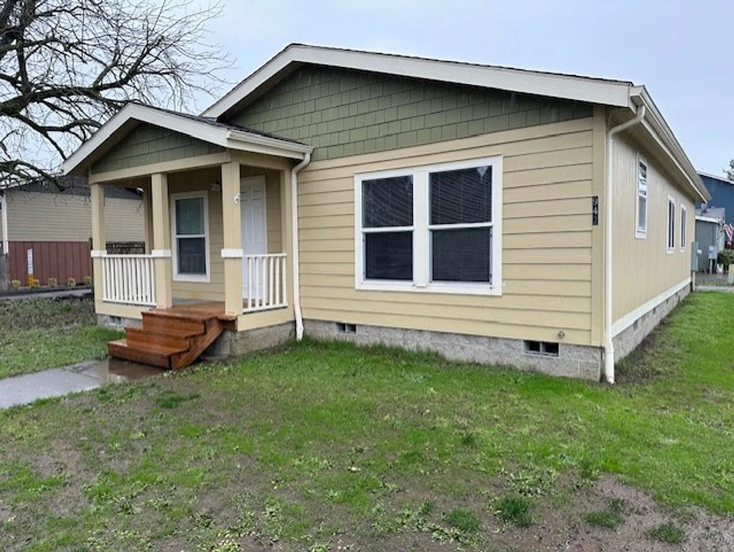 Updated 3 Bedroom 2 Bath Home In Lebanon — Photo 1